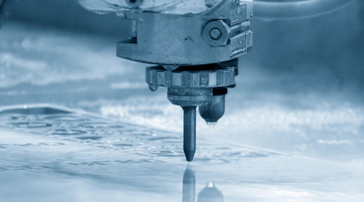 Wasserstrahlschneiden: Ein vielseitiges Werkzeug zur Neugestaltung der Fertigung